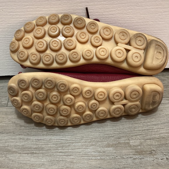 Women’s Red Leather Loafers Size 41 with Cushioning on Soles - EUC - Picture 3 of 3